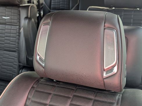 Certified 2023 Cadillac Escalade ESV Sport Platinum w/ LPO, ONYX Package image 18