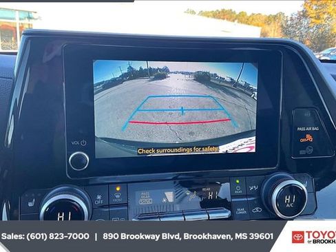 Used 2024 Toyota Highlander XLE image 15