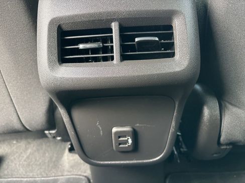 Used 2022 Chevrolet Equinox LT image 25