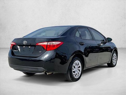 Used 2019 Toyota Corolla LE image 2