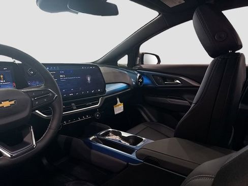 New 2026 Chevrolet Equinox EV LT image 24