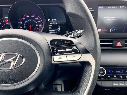 Used 2023 Hyundai Elantra SEL image 13