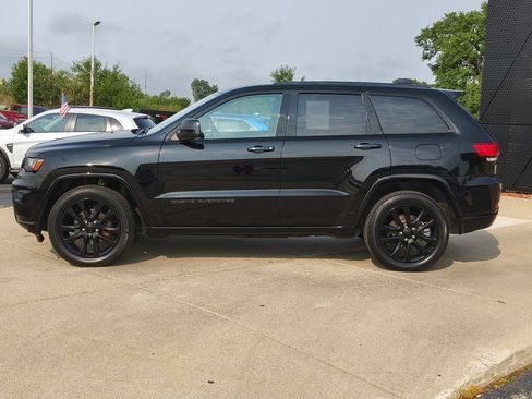 Used 2018 Jeep Grand Cherokee Altitude AWD/4WD image 20