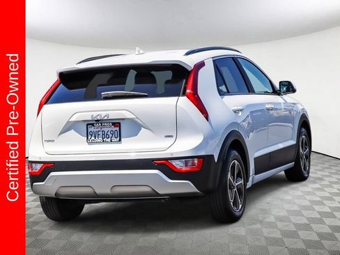 Certified 2025 Kia Niro EX FWD image 8