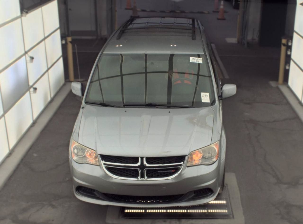 Used 2015 Dodge Grand Caravan SE FWD image 2