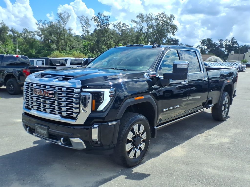 Used 2025 GMC Sierra 2500 Denali w/ Max Trailering Package AWD/4WD image 3