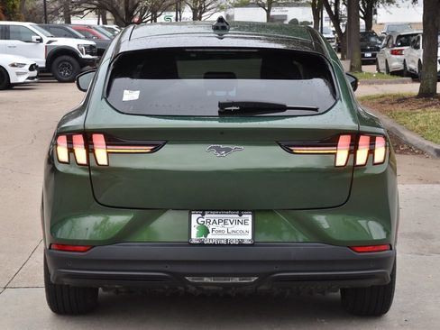 Certified 2025 Ford Mustang Mach-E Premium image 9