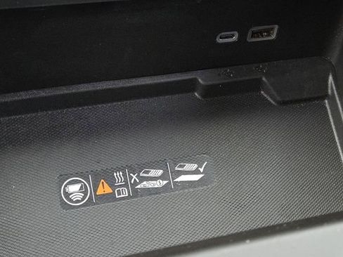 Used 2025 GMC Yukon Denali image 7