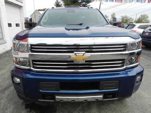 Used 2015 Chevrolet Silverado 2500 High Country w/ Duramax Plus Package image 4