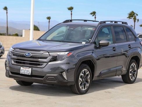 Used 2025 Subaru Forester Premium w/ Convenience Package #1 AWD/4WD image 3