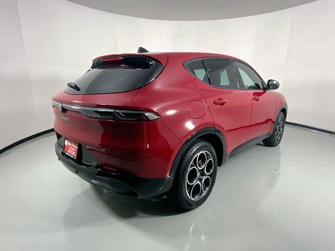 New 2025 Alfa Romeo Tonale image 2