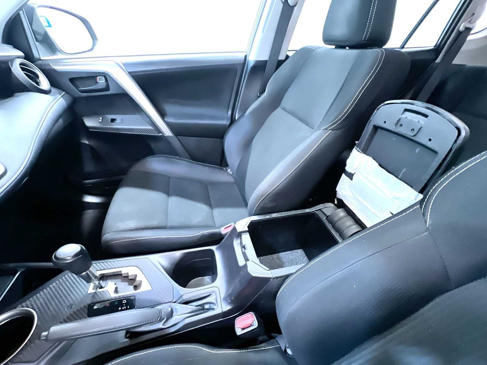 Used 2013 Toyota RAV4 XLE AWD/4WD image 29