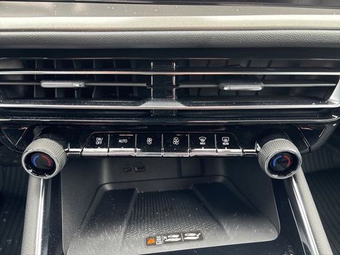 New 2026 Chevrolet Traverse LT w/ Enhanced Driving Package image 40