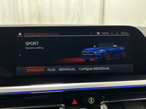 Used 2023 BMW Z4 M40i w/ Premium Package image 16