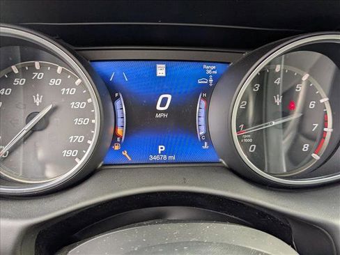 Used 2018 Maserati Levante GranSport image 22