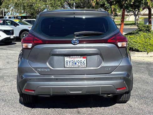 Used 2021 Nissan Kicks SV image 4
