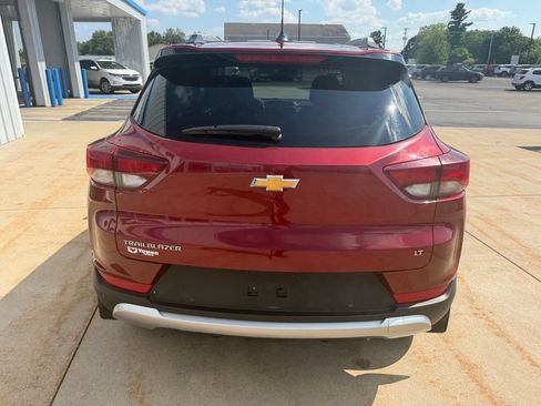 Used 2022 Chevrolet TrailBlazer LT w/ Convenience Package FWD image 4