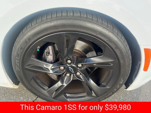 Used 2021 Chevrolet Camaro SS image 25