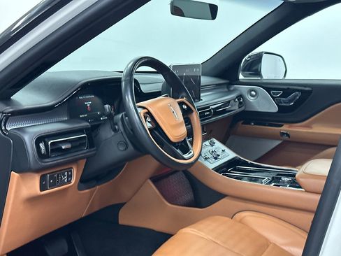 Certified 2023 Lincoln Aviator Black Label w/ Dynamic Handling Package image 16
