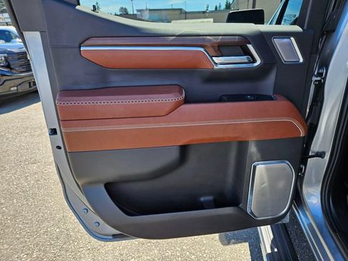 Used 2024 GMC Sierra 1500 Denali Ultimate AWD/4WD image 18
