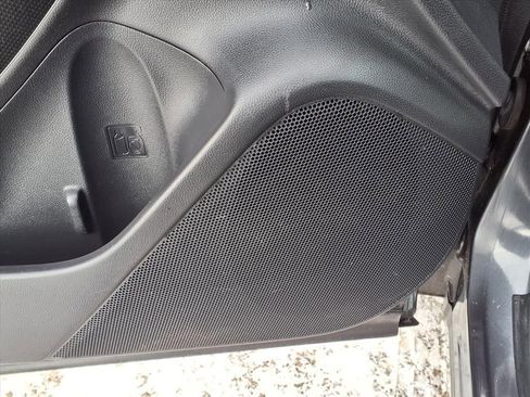 Used 2019 Subaru Forester Premium w/ All-Weather Package image 17