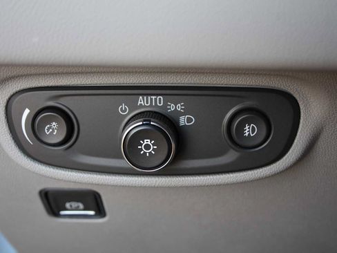 Used 2023 GMC Terrain SLT FWD image 35