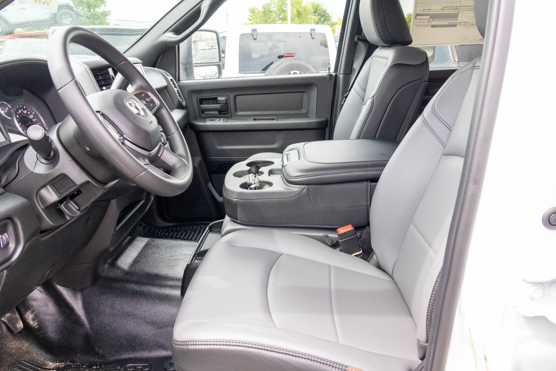 New 2027 RAM 3500 Tradesman AWD/4WD image 4