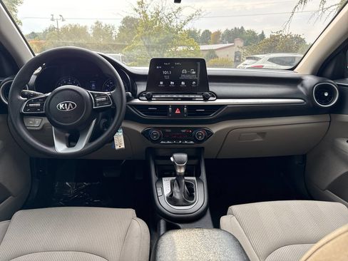 Used 2019 Kia Forte LXS image 9
