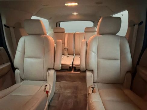Used 2013 Cadillac Escalade ESV Luxury AWD/4WD image 18