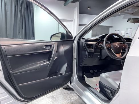 Used 2014 Toyota Corolla CE image 12