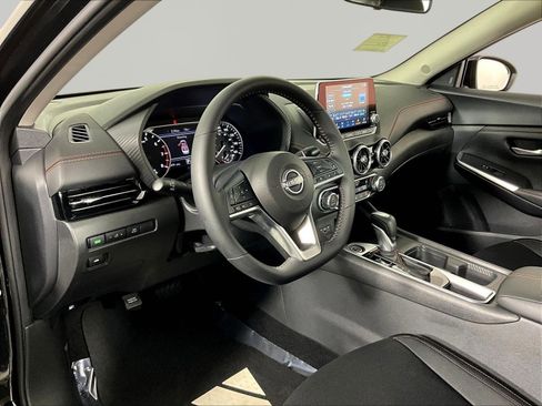Certified 2025 Nissan Sentra SR w/ Midnight Edition FWD image 17