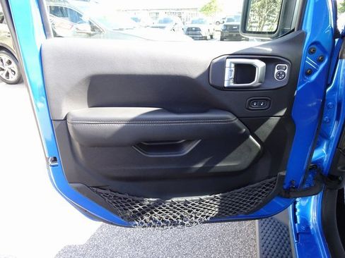 Used 2022 Jeep Wrangler Unlimited Sahara w/ Cold Weather Group image 12