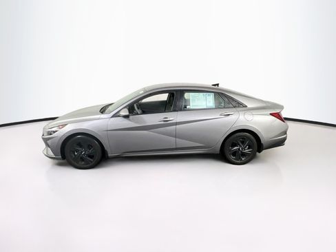 Used 2023 Hyundai Elantra SEL FWD image 8