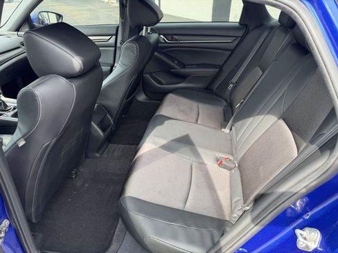 Used 2018 Honda Accord Sport image 14
