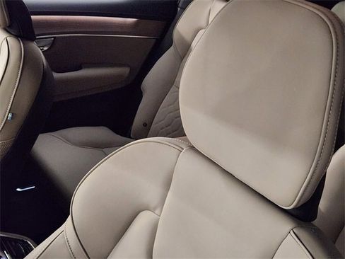 New 2026 Volvo XC90 B5 Plus w/ Protection Package Premier image 15