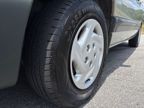 Used 2000 Dodge Caravan SE FWD image 9
