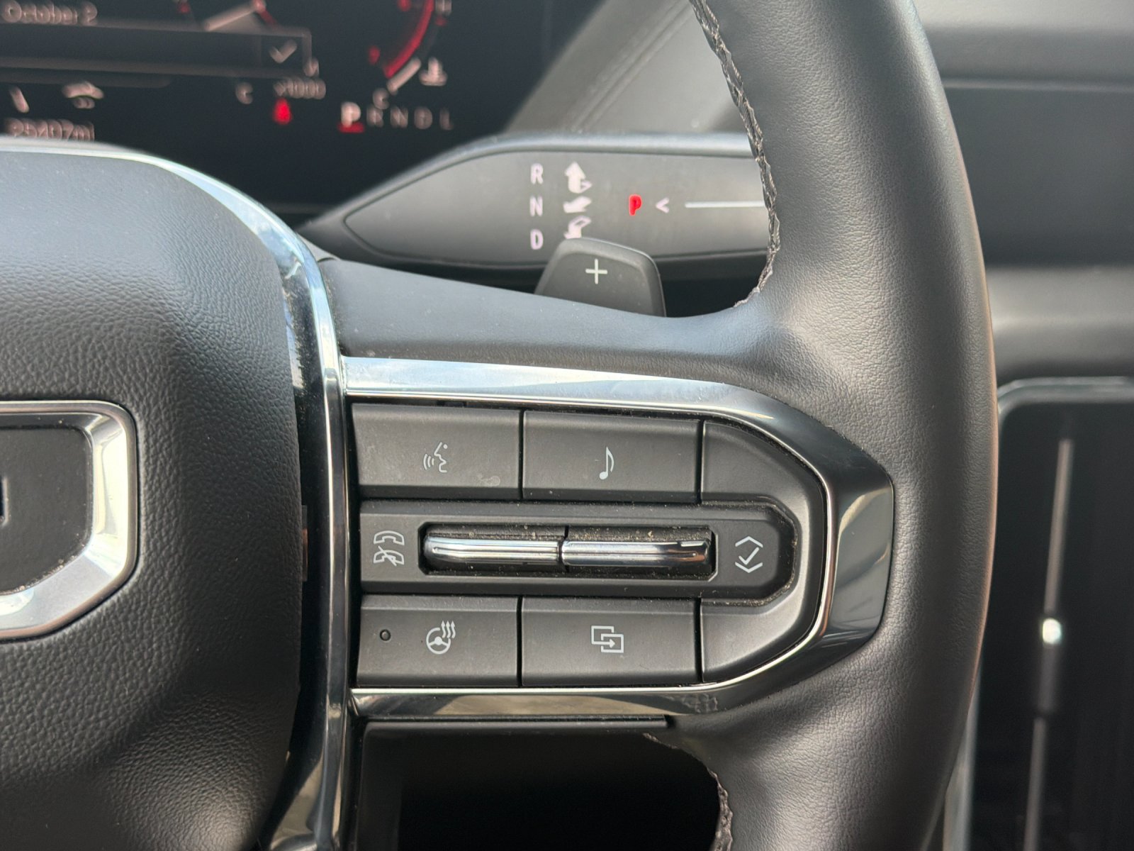 Used 2025 GMC Yukon XL Denali AWD/4WD image 30