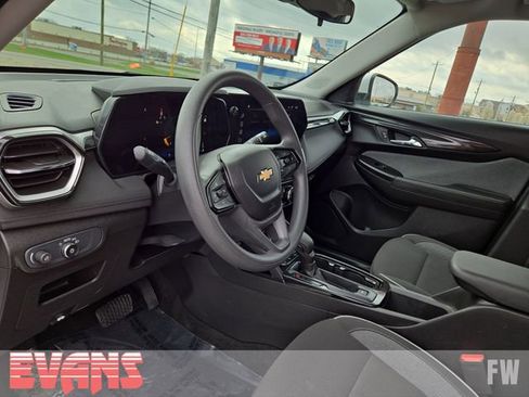 Used 2024 Chevrolet TrailBlazer LT w/ Driver Confidence Package image 21