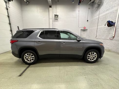 Used 2020 Chevrolet Traverse LT AWD/4WD image 3