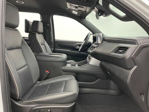 Used 2024 GMC Yukon SLT w/ SLT Luxury Package AWD/4WD image 35