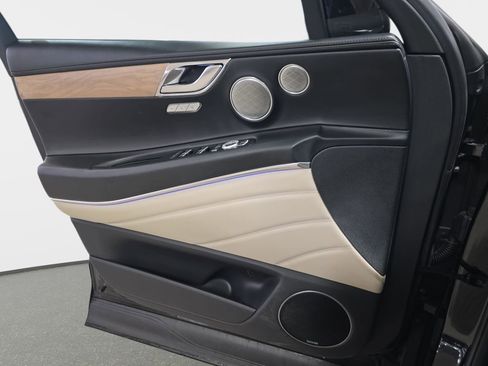 Used 2021 Genesis GV80 2.5T w/ Advanced Package 03 image 27