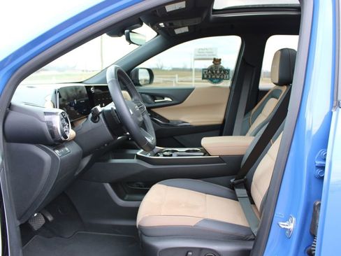 Used 2025 Chevrolet Equinox ACTIV w/ Safety and Technology Package image 23