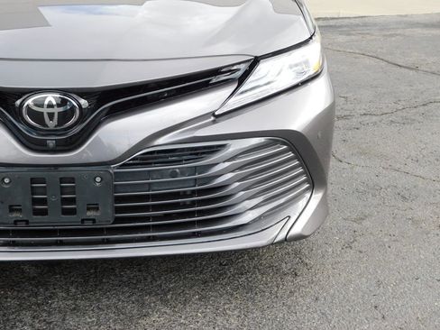 Used 2018 Toyota Camry XLE w/ Audio Package FWD image 9