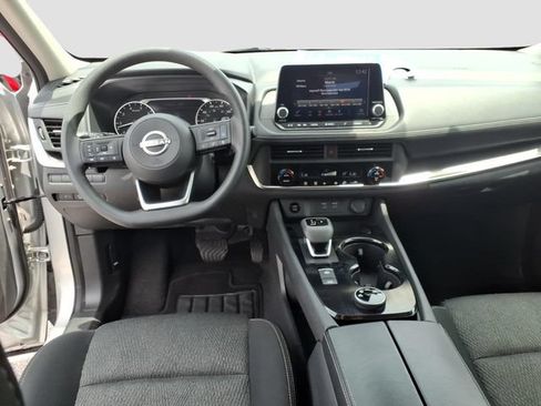 Used 2024 Nissan Rogue SV AWD/4WD image 12