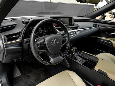 Used 2021 Lexus ES 350 w/ Premium Package FWD image 2