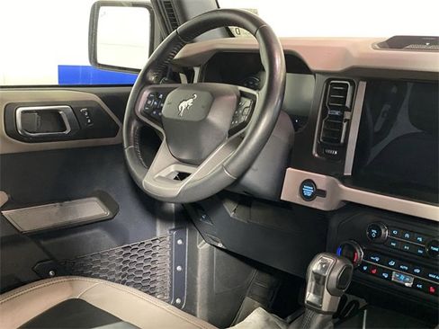 Used 2023 Ford Bronco Wildtrak image 10