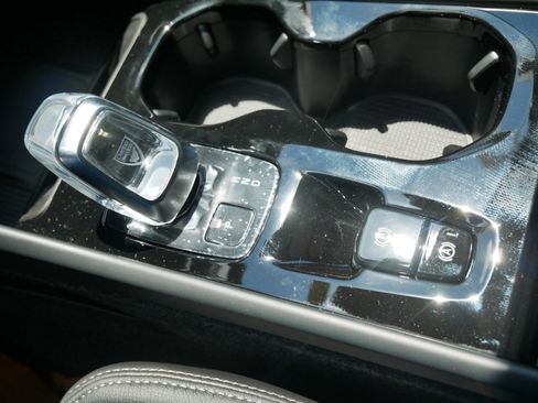 New 2026 Volvo XC40 B5 Plus w/ Protection Package Premier image 9