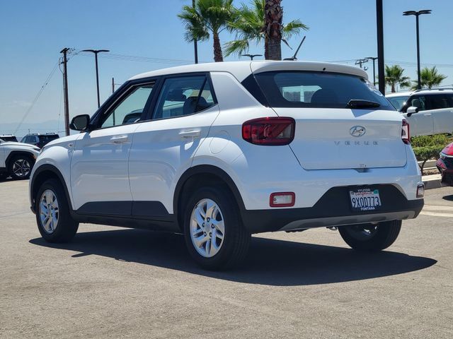 Certified 2026 Hyundai Venue SE FWD image 3
