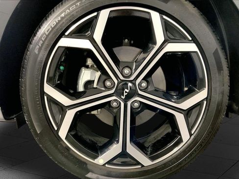 Certified 2025 Kia Niro SX Touring FWD image 9