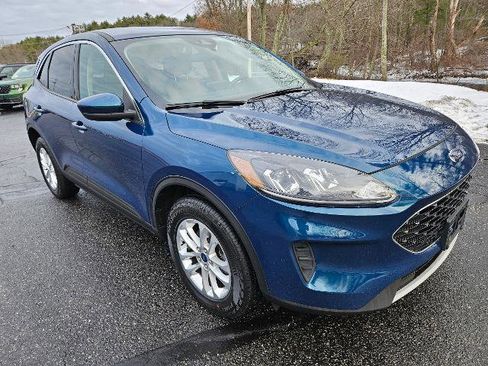Certified 2020 Ford Escape SE image 3